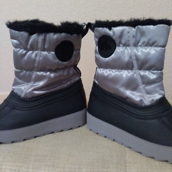 Pajar Canada Women's Spacey Snow Boot with Gripper bottoms- S 8 - Picture 6 of 7